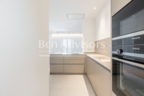 Apartamento de 2 dormitorios en venta en Barcelona, Cataluña, Spain № 2886 - foto 18