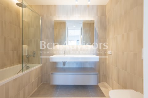 Apartamento de 2 dormitorios en venta en Barcelona, Cataluña, Spain № 2886 - foto 30
