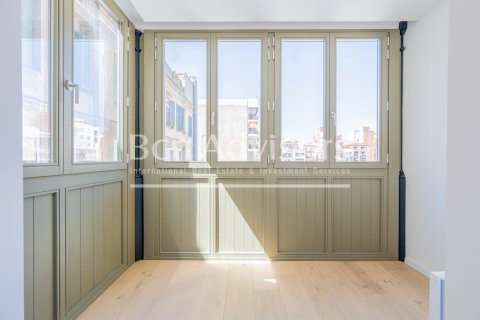 Apartamento de 2 dormitorios en venta en Barcelona, Cataluña, Spain № 2886 - foto 19