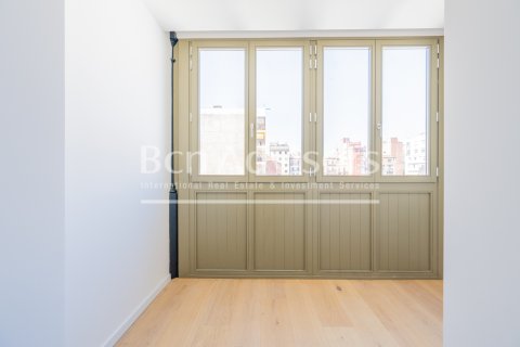 Apartamento de 2 dormitorios en venta en Barcelona, Cataluña, Spain № 2886 - foto 7