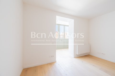 Apartamento de 2 dormitorios en venta en Barcelona, Cataluña, Spain № 2886 - foto 6