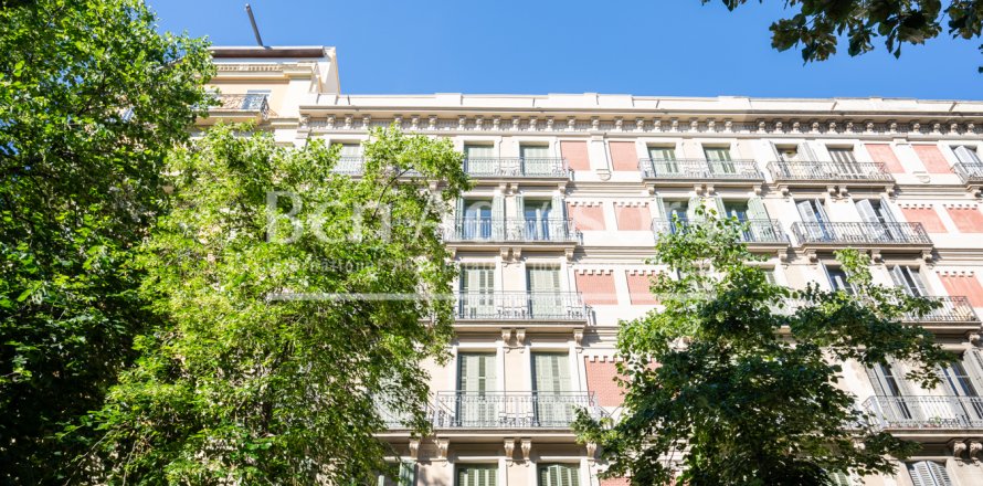 Apartamento de 2 dormitorios en venta en Barcelona, Cataluña, Spain № 2886