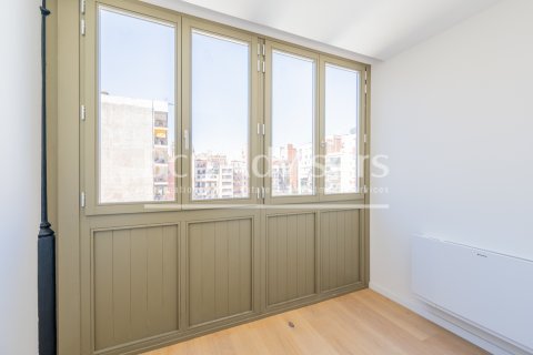 Apartamento de 2 dormitorios en venta en Barcelona, Cataluña, Spain № 2886 - foto 5