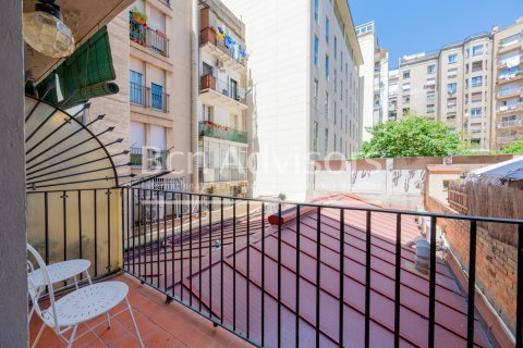 Apartamento de 2 dormitorios en venta en Barcelona, Cataluña, Spain № 2889 - foto 24