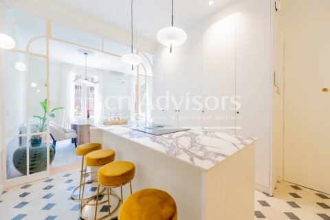 Apartamento de 2 dormitorios en venta en Barcelona, Cataluña, Spain № 2889 - foto 14