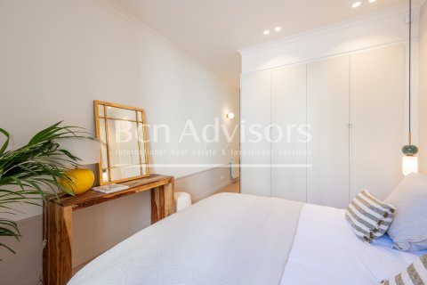 Apartamento de 2 dormitorios en venta en Barcelona, Cataluña, Spain № 2889 - foto 27