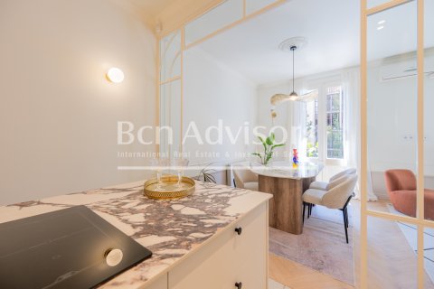 Apartamento de 2 dormitorios en venta en Barcelona, Cataluña, Spain № 2889 - foto 16