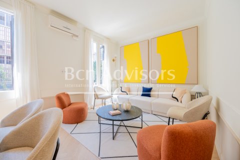 Apartamento de 2 dormitorios en venta en Barcelona, Cataluña, Spain № 2889 - foto 5