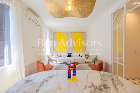 Apartamento de 2 dormitorios en venta en Barcelona, Cataluña, Spain № 2889 - foto 4
