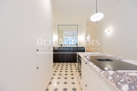 Apartamento de 2 dormitorios en venta en Barcelona, Cataluña, Spain № 2889 - foto 18