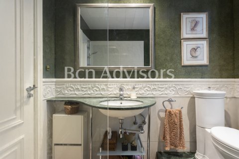 Apartamento de 2 dormitorios en venta en Barcelona, Cataluña, Spain № 2888 - foto 29
