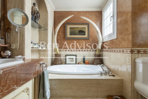 Apartamento de 2 dormitorios en venta en Barcelona, Cataluña, Spain № 2888 - foto 25