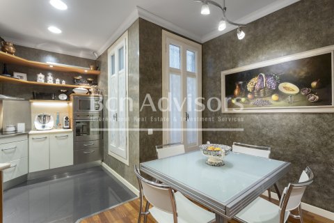 Apartamento de 2 dormitorios en venta en Barcelona, Cataluña, Spain № 2888 - foto 11