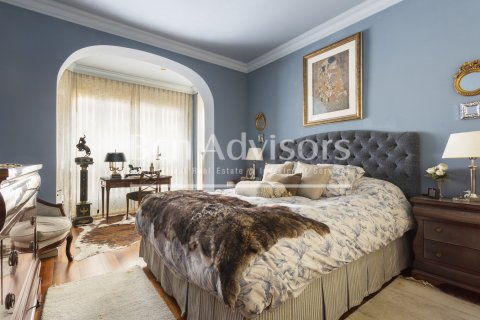 Apartamento de 2 dormitorios en venta en Barcelona, Cataluña, Spain № 2888 - foto 16