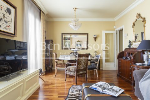 Apartamento de 2 dormitorios en venta en Barcelona, Cataluña, Spain № 2888 - foto 5