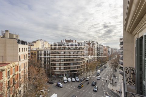 Apartamento de 2 dormitorios en venta en Barcelona, Cataluña, Spain № 2888 - foto 7