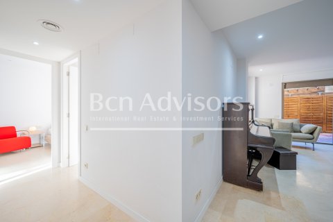 Купить квартиру в Барселона, Испания с 2 спальни, 81м², № 2887 - фото 23