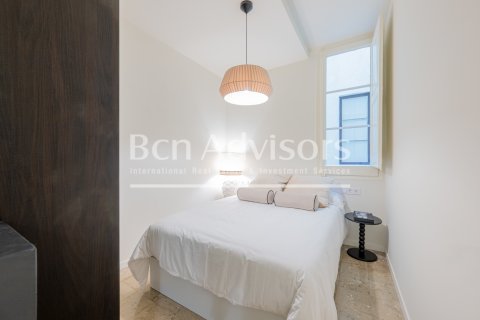 Apartamento de 2 dormitorios en venta en Barcelona, Cataluña, Spain № 2890 - foto 25