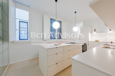 Apartamento de 2 dormitorios en venta en Barcelona, Cataluña, Spain № 2890 - foto 17