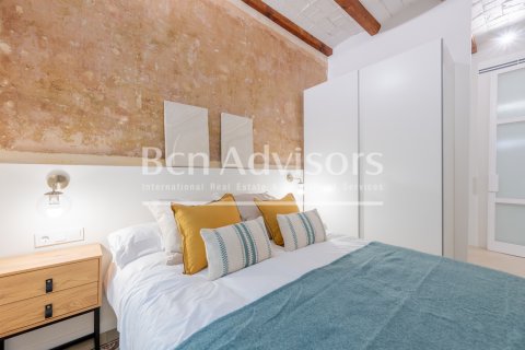 Apartamento de 2 dormitorios en venta en Barcelona, Cataluña, Spain № 2890 - foto 22