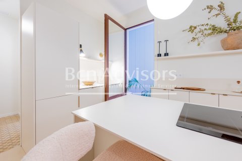Apartamento de 2 dormitorios en venta en Barcelona, Cataluña, Spain № 2890 - foto 11