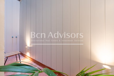 Apartamento de 2 dormitorios en venta en Barcelona, Cataluña, Spain № 2890 - foto 12