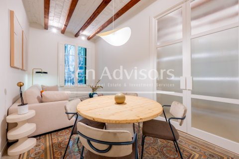 Apartamento de 2 dormitorios en venta en Barcelona, Cataluña, Spain № 2890 - foto 2
