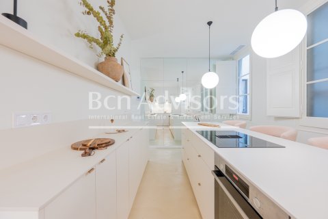 Apartamento de 2 dormitorios en venta en Barcelona, Cataluña, Spain № 2890 - foto 15