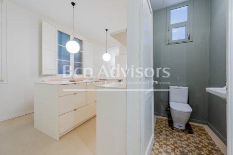 Apartamento de 2 dormitorios en venta en Barcelona, Cataluña, Spain № 2890 - foto 28