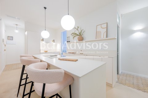 Apartamento de 2 dormitorios en venta en Barcelona, Cataluña, Spain № 2890 - foto 13