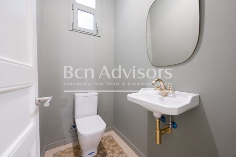 Apartamento de 2 dormitorios en venta en Barcelona, Cataluña, Spain № 2890 - foto 29