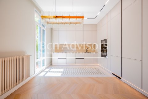 Apartamento de 3 dormitorios en venta en Barcelona, Cataluña, Spain № 2885 - foto 6
