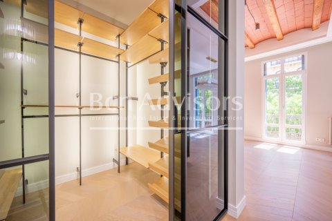 Apartamento de 3 dormitorios en venta en Barcelona, Cataluña, Spain № 2885 - foto 17