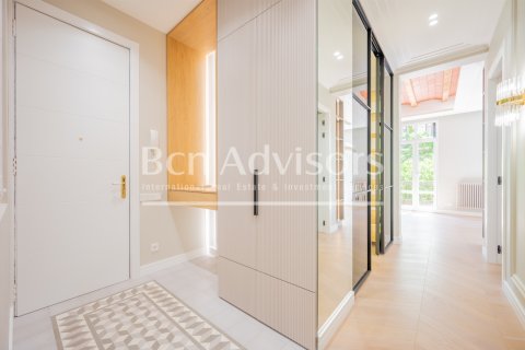 Apartamento de 3 dormitorios en venta en Barcelona, Cataluña, Spain № 2885 - foto 18
