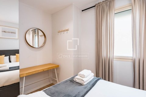 Apartamento de 3 dormitorios en venta en Barcelona, Cataluña, Spain № 6811 - foto 14
