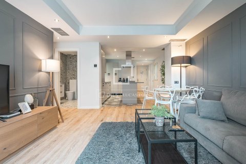 Apartamento de 3 dormitorios en venta en Barcelona, Cataluña, Spain № 6811 - foto 6