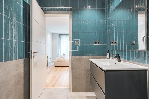 Apartamento de 3 dormitorios en venta en Barcelona, Cataluña, Spain № 6811 - foto 29