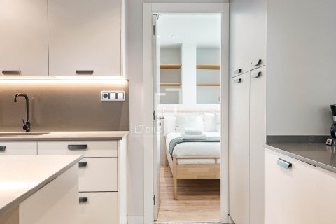 Apartamento de 3 dormitorios en venta en Barcelona, Cataluña, Spain № 6811 - foto 19