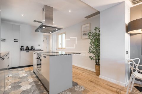 Apartamento de 3 dormitorios en venta en Barcelona, Cataluña, Spain № 6811 - foto 22