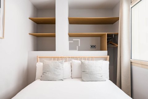 Apartamento de 3 dormitorios en venta en Barcelona, Cataluña, Spain № 6811 - foto 16