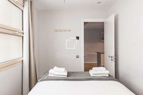 Apartamento de 3 dormitorios en venta en Barcelona, Cataluña, Spain № 6811 - foto 17