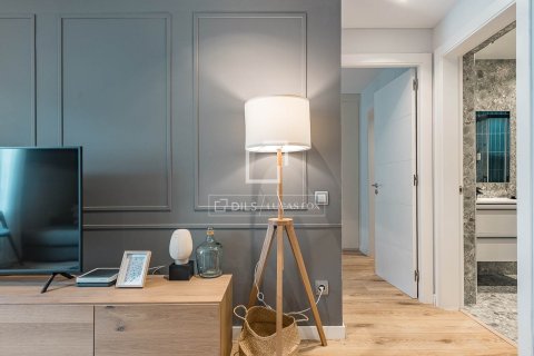Apartamento de 3 dormitorios en venta en Barcelona, Cataluña, Spain № 6811 - foto 7