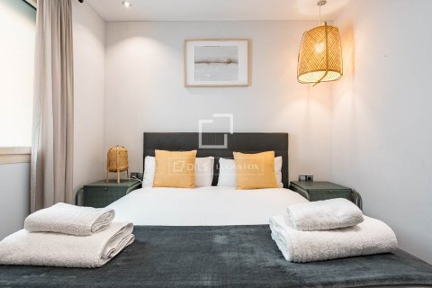 Apartamento de 3 dormitorios en venta en Barcelona, Cataluña, Spain № 6811 - foto 12