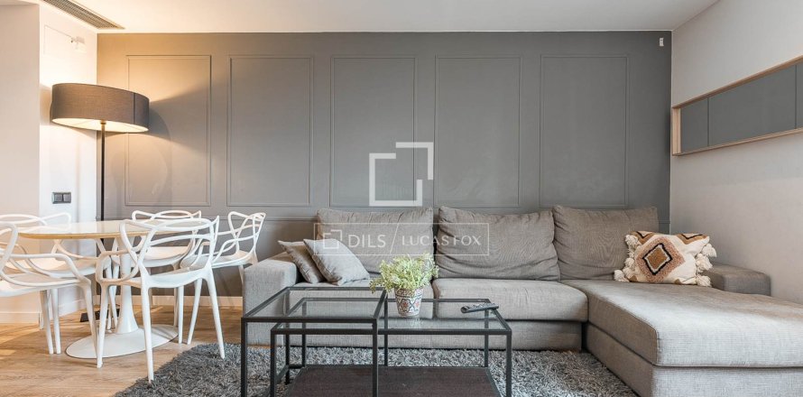 Apartamento de 3 dormitorios en venta en Barcelona, Cataluña, Spain № 6811