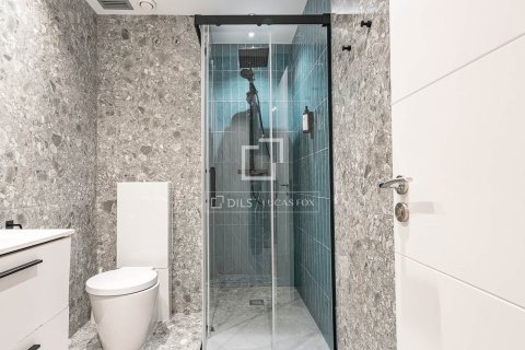 Apartamento de 3 dormitorios en venta en Barcelona, Cataluña, Spain № 6811 - foto 24