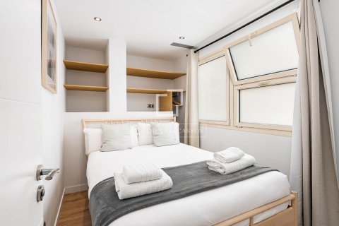Apartamento de 3 dormitorios en venta en Barcelona, Cataluña, Spain № 6811 - foto 15