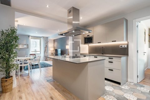 Apartamento de 3 dormitorios en venta en Barcelona, Cataluña, Spain № 6811 - foto 4