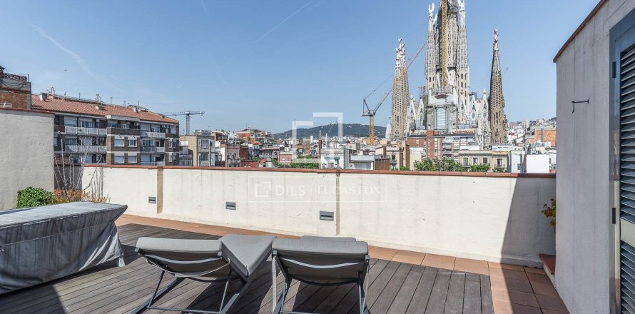 3 bedrooms penthouse for sale in Barcelona, Catalonia, Spain № 6814