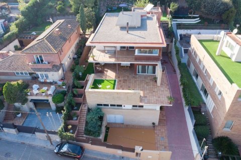 Сasa en venta en Sant Cugat del Vallès, Barcelona, Cataluña, Spain № 3608 - foto 3