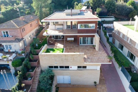 Сasa en venta en Sant Cugat del Vallès, Barcelona, Cataluña, Spain № 3608 - foto 2
